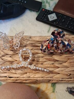 3 Beatifull Hair Clips